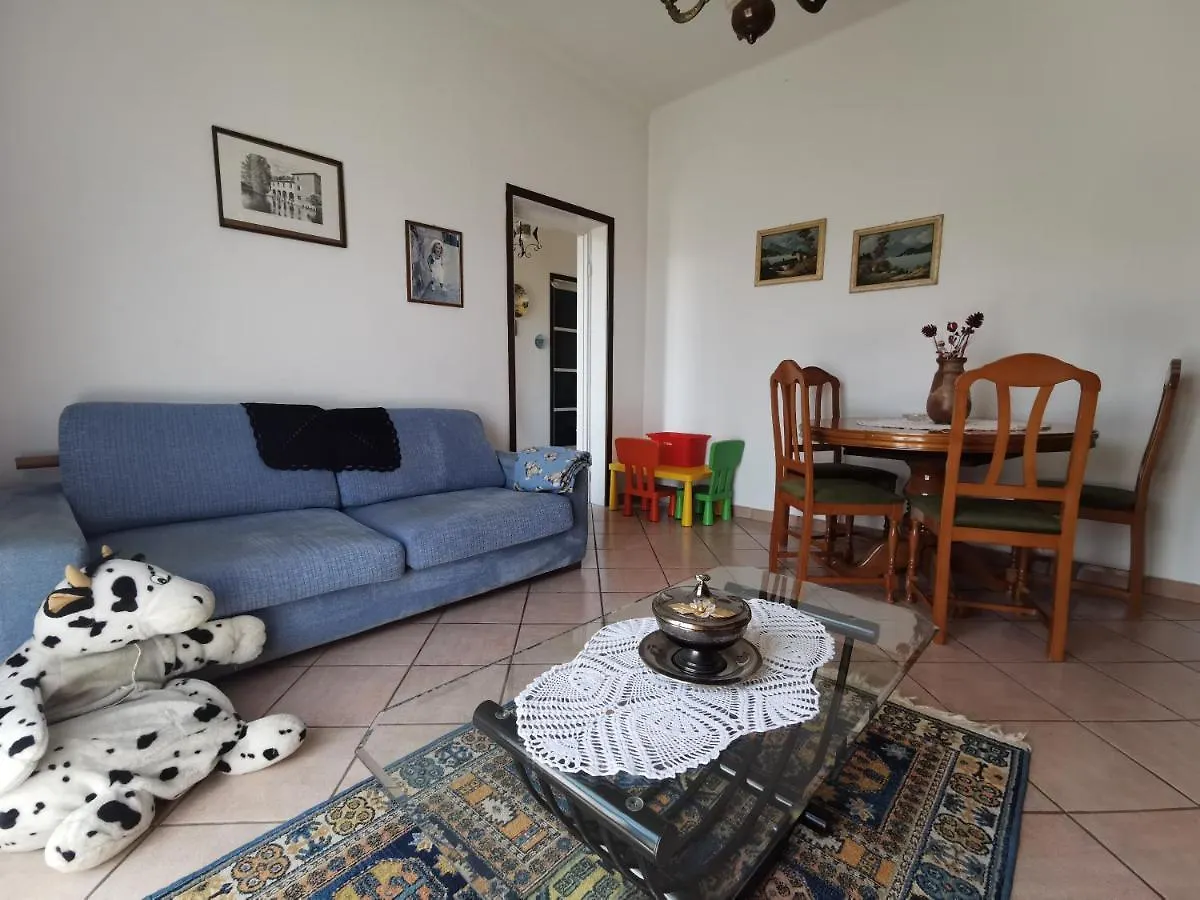 Dom wakacyjny Willa Grandma'S Garden House Angera